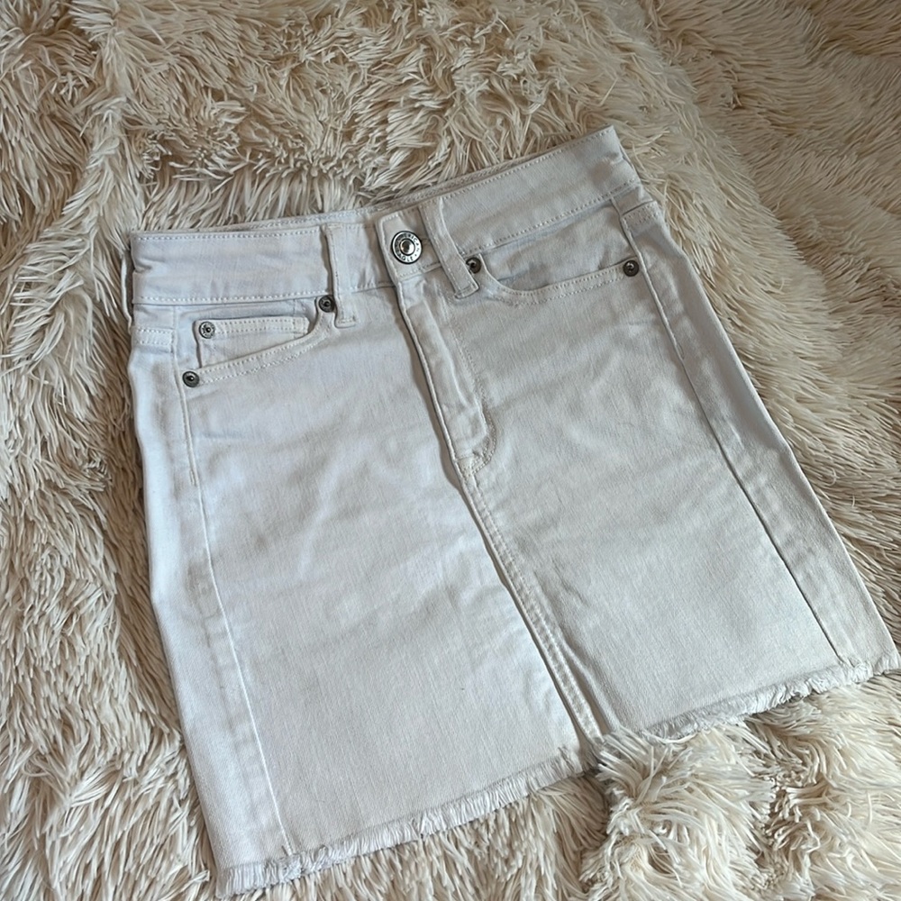 00 AMERICAN EAGLE WHITE SKIRT